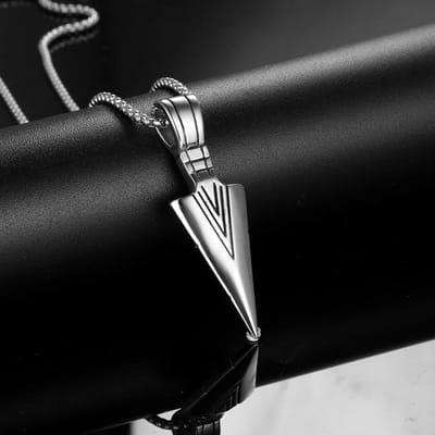 Donley - Holy Arrow - Cubaanse speerpunt - Punk ketting - Rock ketting- Speerpunt ketting - Gothic - non binair - vintage triangle - hiphop - punk - Punk Arrow Pendant Necklaces - Silver Arrow