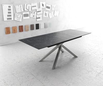 Eettafel Edge Laminam® keramiek grijs 180-220x100cm middenvoet kruis zilver