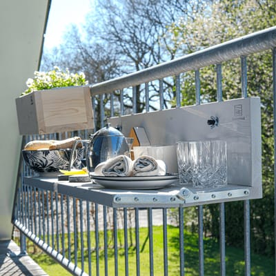 GoudmetHout® Balkontafel Hangend & Inklapbaar - 99 cm Hout - Inklapbare Balkonbar - Klap tafel Klein - Hangtafel Balkon Buiten - in Hoogte Verstelbaar - Bijzet tafeltje - White Wash