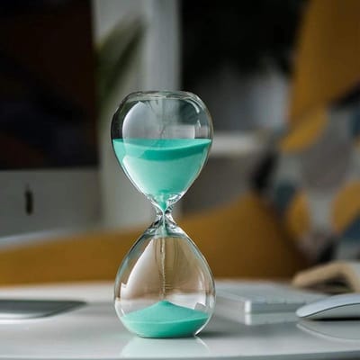 Zandloper Klok - Zandloper Timer - Tijd Management - 30 Minuten Tijd - Hoogte 20cm - Kleur B