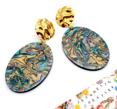 Jeannette-Creatief® - Resin - Deep Sea Pearlshine - Oorbellen dames - Dames oorbellen - Resin Oorbellen - Resin oorhangers - Goudkleurige RVS oorstekers - Oorstekers - Goudkleurige Oorhangers - Chique - Schelp