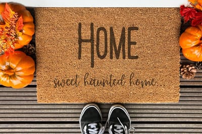 Sweet Haunted Home | 60x40 cm | Nieuwe huis cadeau | Ingangsmat | Deurmat met stijl | Verhuizing cadeau | Praktisch & trendy | Perfect voor binnenkomst | Cadeau voor nieuwe woning