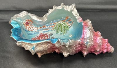 Tropische asbak "polyresin zeeschelp" + vis - roze + meerkleurig - polyresin - 15 x 9 x 5 cm - Woonaccessoires - Woondecoratie
