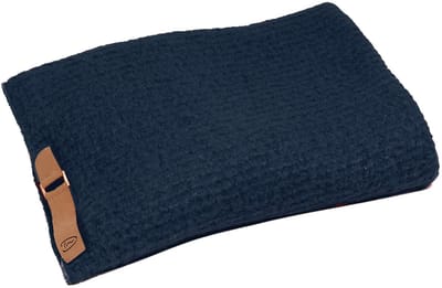 Donkerblauwe gebreide sjaal met bruine lus - donkerblauwe omslagdoek - zacht acryl - grote wintersjaal - blauw - I'm Dutch