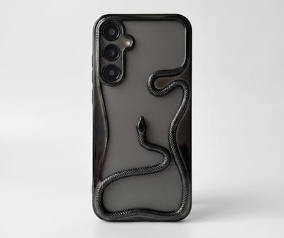 Zwart slang design telefoon hoesje geschikt voor Samsung Galaxy A16 dames en heren met 3D reliëf slang detail, zachte TPU backcover met electroplating rand en effen kleur afwerking
