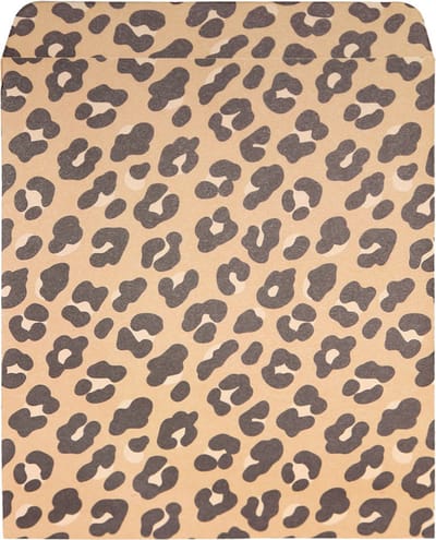 Papieren Cadeauzakjes - Panterprint - Bruin / Beige - Zwart - 50 Stuks - 16,3 x 13 cm - Inclusief 50 Mat Zwarte Ronde Stickers van 3,5 cm