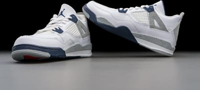 Air Jordan 4 Retro Midnight Navy (PS) - BQ7669-140 - Maat 31 - Kleur als op foto - Schoenen