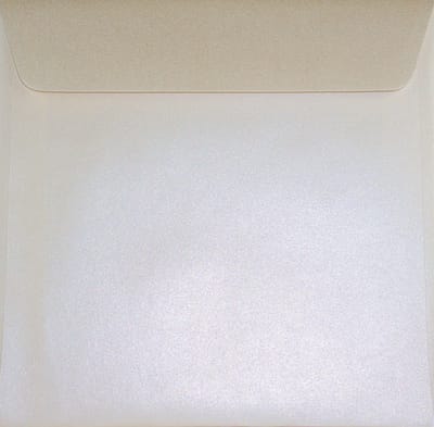Metallic (parelmoer) ecru enveloppen A5 - 170 x 170 mm - 25 stuks - HK zelfklevend met plakstrip - 125 gram - Sirio Pearl - Netuno