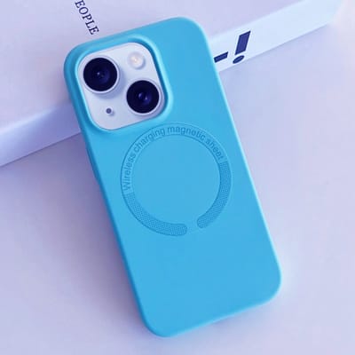 Magnetische Liquid Silicone Hoesje Geschikt voor: iPhone 14 Pro Max - Compatibel met MagSafe - Krasbestendige achterkant - Backcover - Lichtblauw