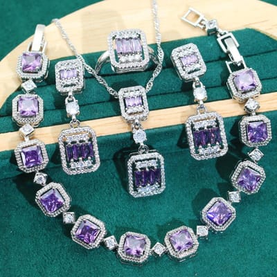 Europese en N Witgouden Inleg Amethist Oorbellen Sfeervol Volledige Dinerfeest Bruiloft Dames Bruiloft Sieraden Set 8 yards gray