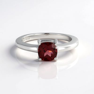 Cavill - Zilveren ring 925 Sterling zilver - Mozambique granaat 0,961 ct antiek kussenslijpsel - Geplatineerd, Elegant minimalistisch design