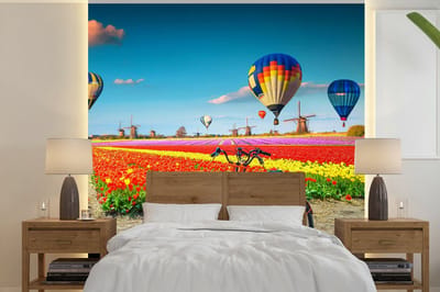Behang - Fotobehang Luchtballon - Oranje - Tulpen - Breedte 240 cm x hoogte 240 cm