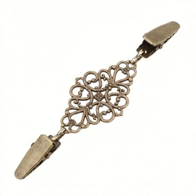 Goudkleurige broche dames – metalen broche met filigraan hartvormig ornament en clip sluiting – decoratieve speld voor sjaal, omslagdoek of kledingaccessoire