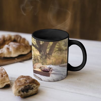 Magische Mok - Foto op Warmte Mokken - Koffiemok - Picknick - Wijn - Kaasplankje - Magic Mok - Beker - 350 ML - Theemok