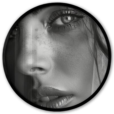 Poster in lijst Rond - Fotolijst 40x40 cm - Posters - Vrouw - Portret - Zwart wit - Vintage - Ronde posterlijst zwart - Decoratie - Wanddecoratie woonkamer - Muurdecoratie slaapkamer
