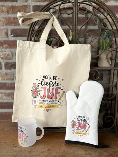 Creaties van Hier - Cadeaupakket Juf met Ovenhandschoen/Draagtas/Thee (koffie) mok - Katoen - Glas - Rubber