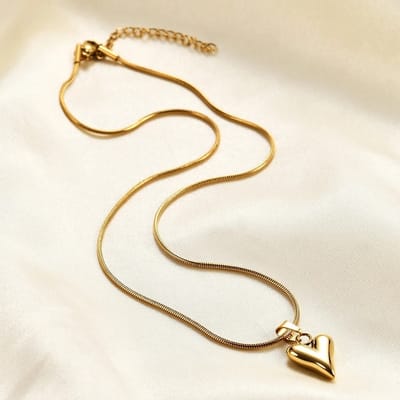 Sorprese Amore Ketting Dames - Goudkleurige Hart Hanger - Luxe Dames Ketting - Goudkleurig - Perfect Cadeau voor Haar - Sinterklaas - Kerst - Model ZZ
