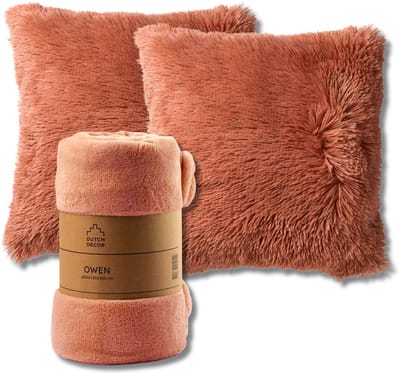 Dutch Decor - VOORDEELSET - 3-delig - Fluffy & Owen - 2 sierkussens 45x45 cm - 1 plaid 130x160 cm - roze