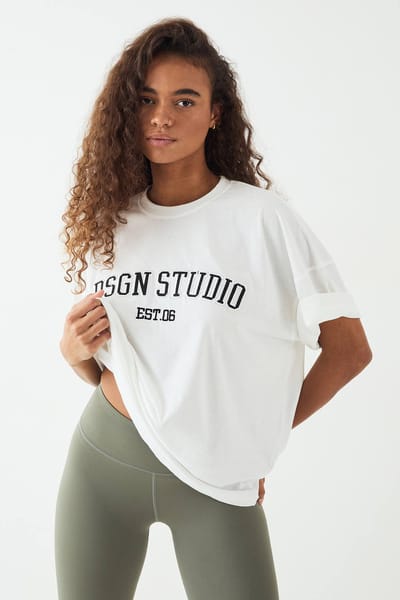Dames DSGN Studio Applique Oversized T-shirt | White | Maat: 14