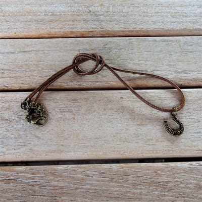 GoedeDoelen,Shop | Veterketting Guido | Paarden Ketting | Love Horses | Handgemaakt | Uniek | Paarden Sieraad | Wellness-House