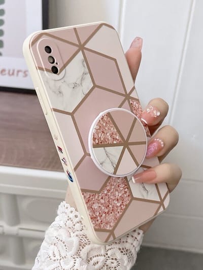Telefoonhoesje met marmeren print en opvallende houder