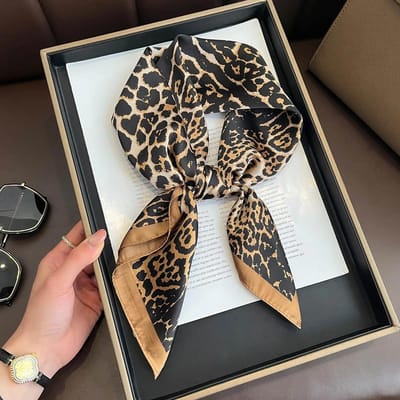 Luxe Sjaal van Zijde-Imitatie Dames Nekdoek Bandana Haarbanden Lint Stropdas Klein 70cm Vierkante Sjaals 70x70cm white