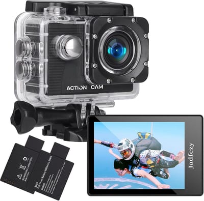 Actiecamera met 1080p, 12 MP en groothoeklens, geschikt voor gebruik tot 30 meter onder water, inclusief 2 x 900mAh accu's met grote capaciteit en bevestigingsaccessoires voor helm, fiets, etc.