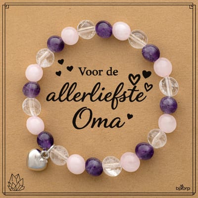 Bixorp Gouden Driehoek Armband op Cadeau Kaartje - Met Hartje Hanger - Voor de Allerliefste Oma - 8mm / 18cm Edelsteen Kralenarmband - Inclusief Cadeau Envelop