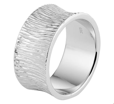 Mbrace Brede zilveren ring met structuur – 925 zilver – 18.5mm - glinsterende afwerking – damesring met reliëf – modern en tijdloos sieraad