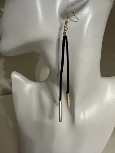 Suedette koord oorbellen | | Make up | Parfum | Moederdag | Verjaardagscadeau| Cadeautje| Valentijnsdag| Kado | sieraden | vaderdag | oorbellen | oorsieraden