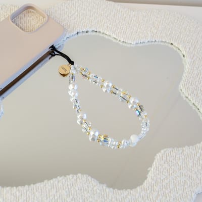 xoxo Wildhearts koord - Feeling Neutral - Phone Charm (small) - bedeltje geschikt voor iPhone - Parelketting - kralenketting - kort telefoonkoord geschikt voor Samsung - geschikt voor alle telefoonmodellen - Wit