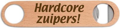 Gegraveerde bieropener/flesopener met de tekst hardcore zuipers