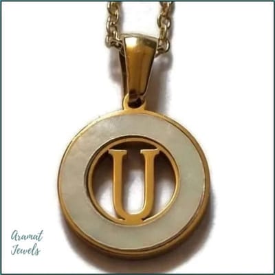 Aramat Jewels | Halskettingen | Initiaal Ketting Goudkleur met Schelp Inlay 45cm - Personaliseerbaar | U | |1,5mm | Staal | Volwassenen | Verkleurd niet
