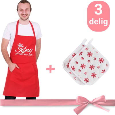 Feestelijke Keuken Set - Keukenschort - King of The Kitchen - Rood - 60 x 80 cm - met 2 Pannenlapen Sneewvlokken Patroon - 3 Delig Cadeaupakket - Keukenschort Dames - Horecakwaliteit