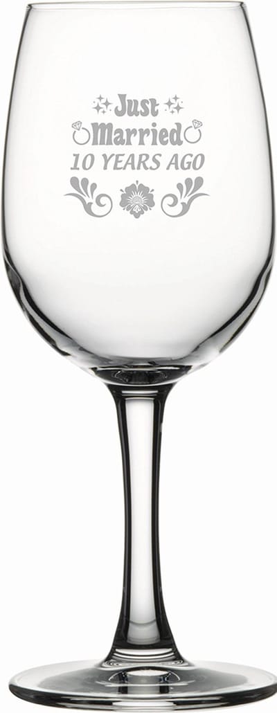 Gegraveerde witte wijnglas 26cl Just Married 10 years ago