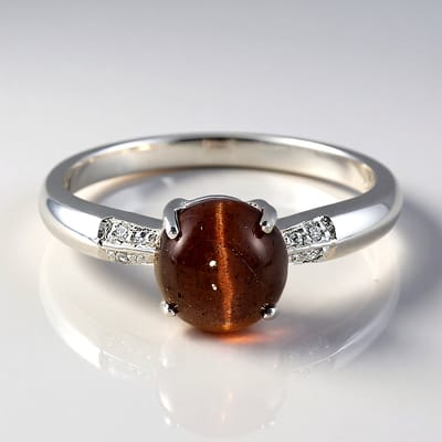 Cavill - Elegante Damesring - 925 Zilver Platina Geplateerd - Braziliaanse Kattenoog Scapoliet 1,34 ct Rond Cabochon - Zirkonia 0,029 ct