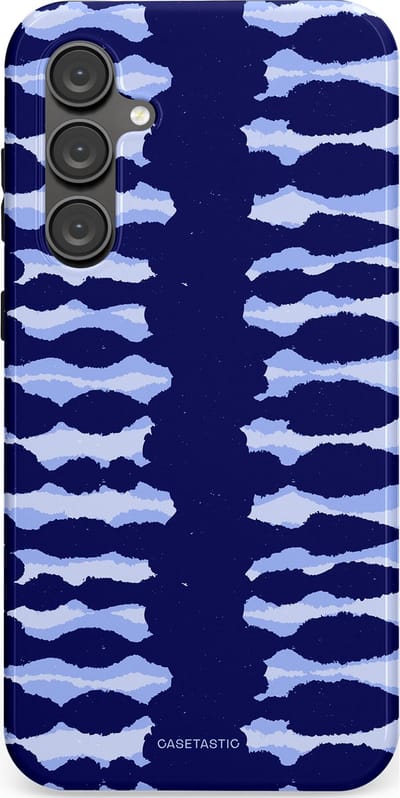 Casetastic Hoesje Geschikt voor Samsung S23 FE - Stijlvolle Beschermende Duo-layer Case - Golven in blauw