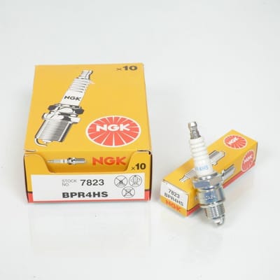 Bougie d'allumage NGK pour Moto Yamaha 50 PW 1990 à 2014 BPR4HS / 7823 Neuf