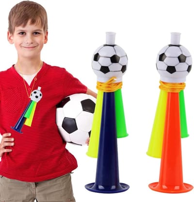 Voetbal Hoorns - Juichende Trompetten - Wedstrijden Aanmoedigen - Voetbalvorm Design - 19 cm x 7 cm - Willekeurige Kleur