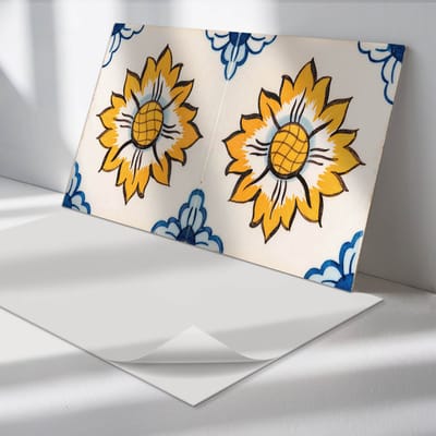 Wallfluent Vinyl Wandpaneel - Bloemenkeramiekpatroon Zelfklevende Wandbekleding - 100 cm x 50 cm - Geel Vinyl Wandpaneel - 1 stuk - Rechthoekig Wandbekleding Vinyl - Bloemen en planten Wandpaneel - Wandpaneel PVC - Wandpaneel Keuken en Badkamer