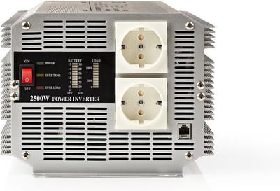 Nedis Omvormer Gemodificeerde Sinusgolf - Ingangsvoltage: 24 V DC - Apparaat stroomoutput: Type F (CEE 7/3) - 230 V AC 50 Hz - 2500 W - Piekvermogen: 5000 W - Screw Terminal - Zilver
