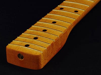 Allparts SMVFC – Stratocaster® hals, esdoorn, 10 radius, aged poly finish