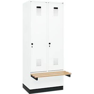 C+P Evolo Plus garderobekast, 2 vakken van elk 400 mm breed, sokkel, zwevende bank, B 800 x D 815 x H 1950 mm, draaibare grendel, verkeerswit/verkeerswit