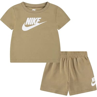 Kinder t-shirt en korte broek set Nike Club