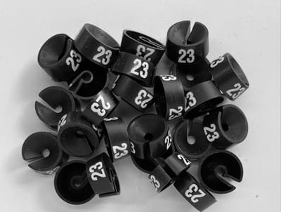 Bleijenberg Maatdopje maat 23 zwart - Maataanduiding voor kledinghangers per 25 stuks - Maatringetje Ø 20 mm - Kledinghangers - Kleerhanger - Kapstok - Mark-Brics - wisersizer