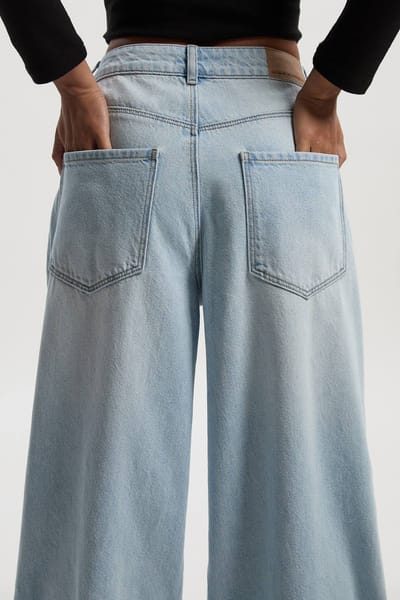 boohoo Dames Petite Mid Waist Losse Pasvorm Wide Leg Jeans | Gebleekt | Maat: 42