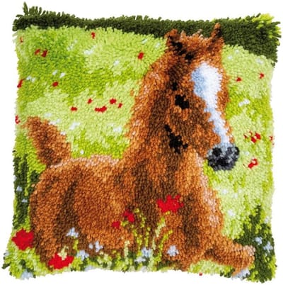 Vervaco - Knoopkussen kit - Dartelend veulen - PN-0178754 - Borduren - Borduurpakket - Borduurpakket volwassenen - Borduurpakket kind