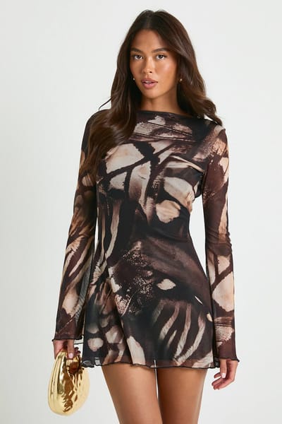 boohoo Dames Abstract gaas mini-jurk met uitlopende mouwen | Zwart | Maat: 36