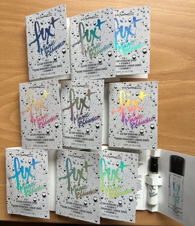 MAC Fix + Plus Magic Radiance All Day Hydrating Spray + Vit C Sample 2.5 ml x10 = 25 ml