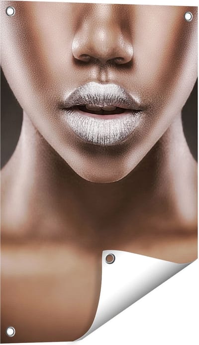 Gards Tuinposter Zilveren Lippen van een Afrikaanse Vrouw - 40x60 cm - Tuindoek - Tuindecoratie - Wanddecoratie buiten - Tuinschilderij
